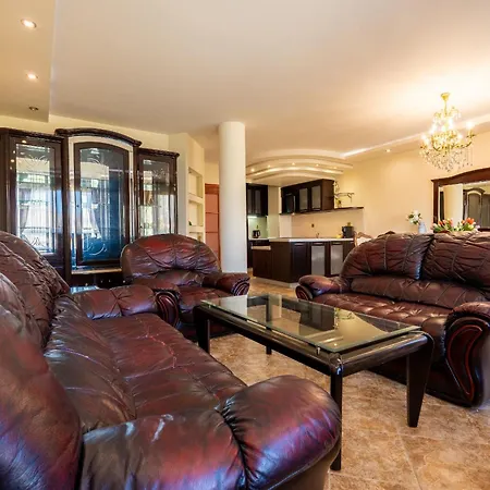 2-br With A Free Private Parking Space *